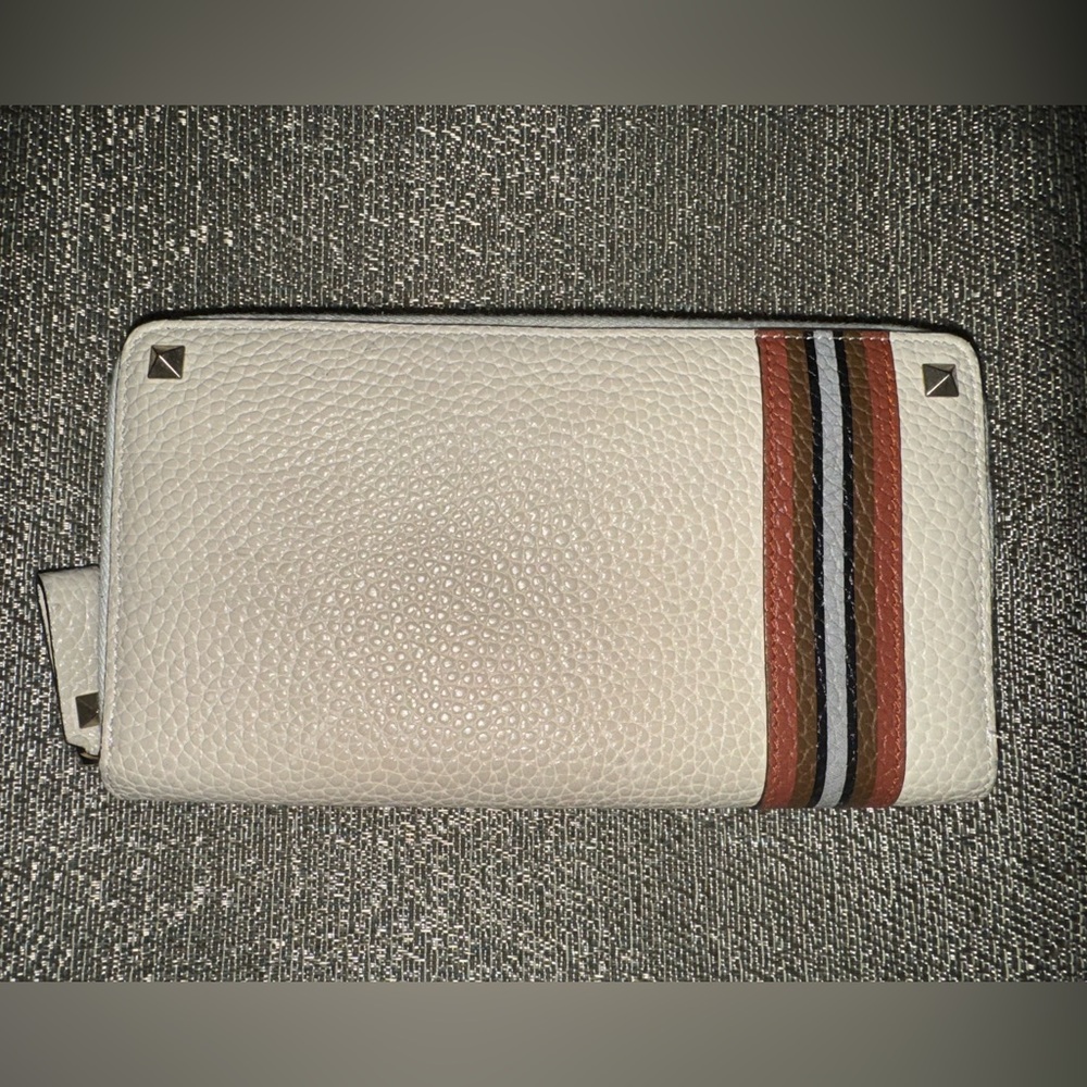 Valentino Garavani Cream Leather Zip Around Wallet